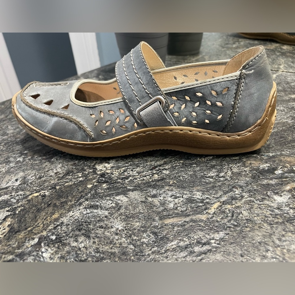 RIEKER Antistress Shoe Size 8